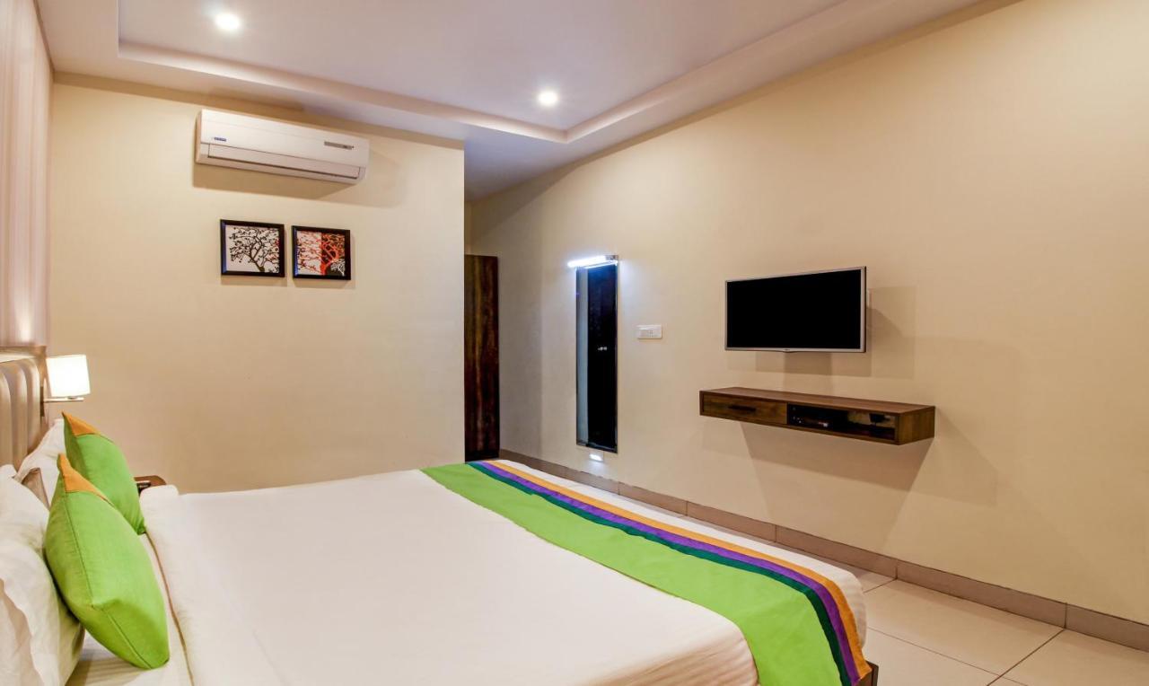 Hôtel Treebo Trend Sindhura Grand à Haïdarabad Extérieur photo