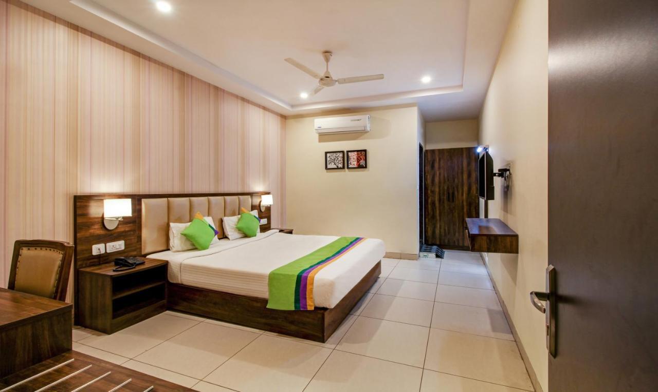 Hôtel Treebo Trend Sindhura Grand à Haïdarabad Extérieur photo