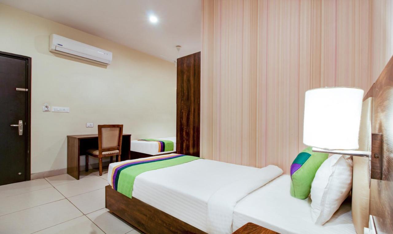 Hôtel Treebo Trend Sindhura Grand à Haïdarabad Extérieur photo